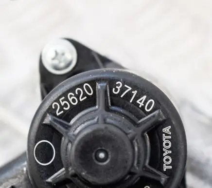 Toyota Prius (XW50) EGR valve 2562037140