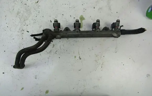 Volkswagen Golf IV Fuel main line pipe 036133319
