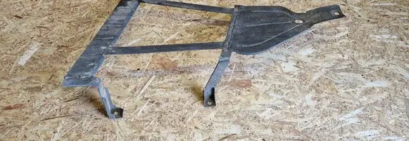 Renault Espace IV Fuel tank mounting bracket 