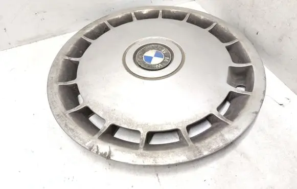 BMW 5 E34 R15 wheel hub/cap/trim 36131129843 1129843