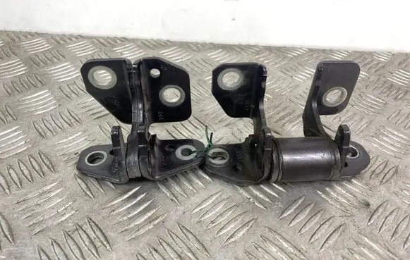 Rear door hinge set