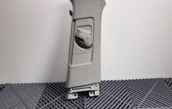 Toyota Auris E180 Seat belt trim 7302302040