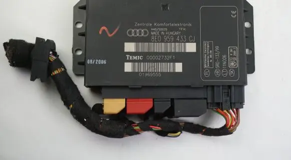 Audi A4 S4 B7 8E 8H Comfort/convenience module 8E0959433CJ