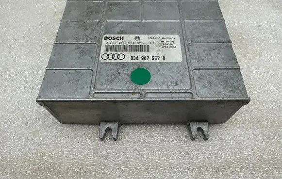 Audi A4 S4 B5 8D Engine control unit/module 8D0907557B 0261203554 26SA3901