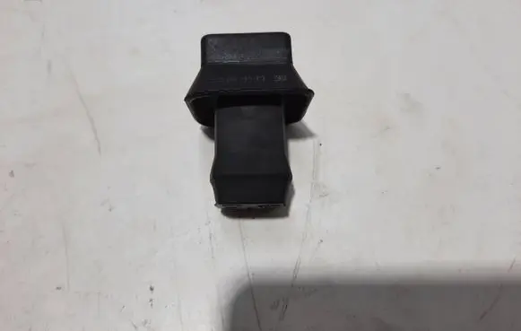 Volkswagen Touareg I Radiator mount bracket 7L0121276