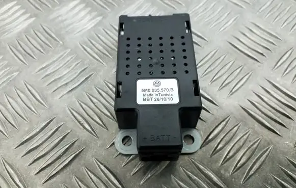 Volkswagen Golf VI Aerial antenna amplifier 5M0035570B