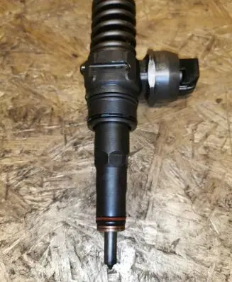 Volkswagen Sharan Fuel injector 038130073BA 0414720216