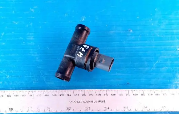Volkswagen Crafter Coolant heater control valve 2H0121805A