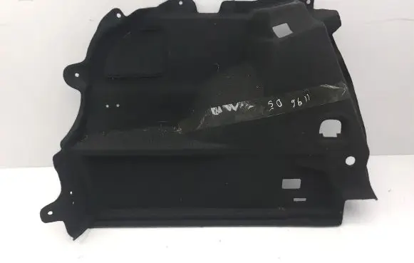 Trunk/boot side trim panel