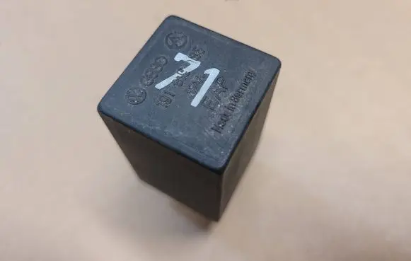 Volkswagen Golf II Ignition-blocking relay 191919185