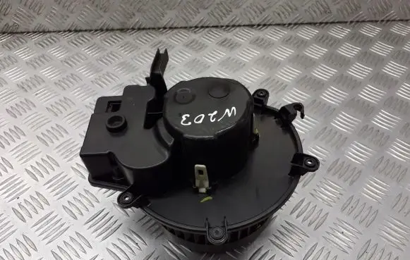 Mercedes-Benz C W203 Front door blower motor 