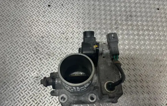 Toyota Corolla E120 E130 Throttle valve 8967221020