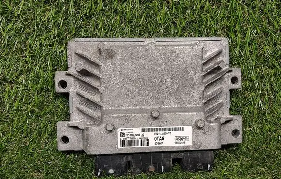 Ford Fiesta Engine control unit/module ECU 8V2112A650TG
