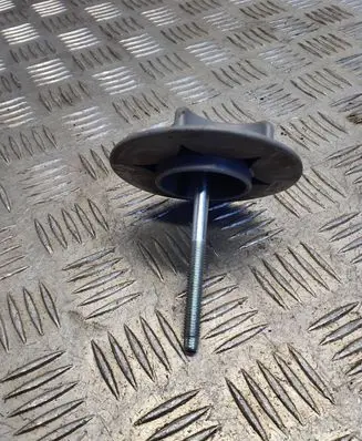 Nissan Qashqai Spare wheel bolt 