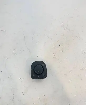 Wing mirror switch