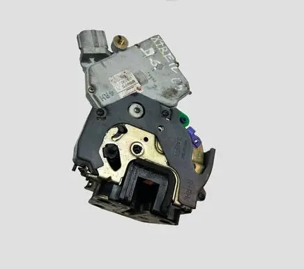 Nissan X-Trail T30 Rear door lock 825526H710