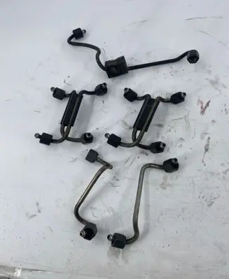 Fuel injector supply line/pipe