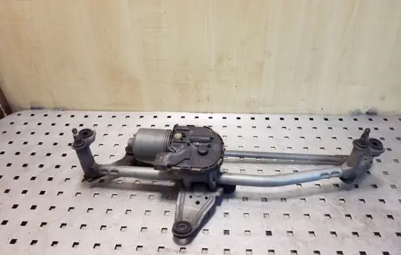 Front wiper linkage