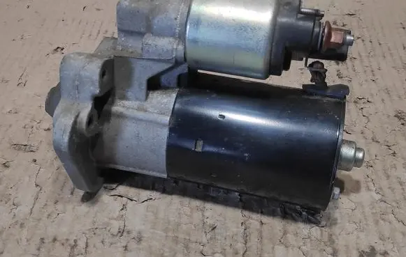 Renault Captur Starter motor 233001073R