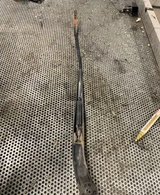 Volkswagen Transporter - Caravelle T5 Front wiper blade arm 7H1955409C