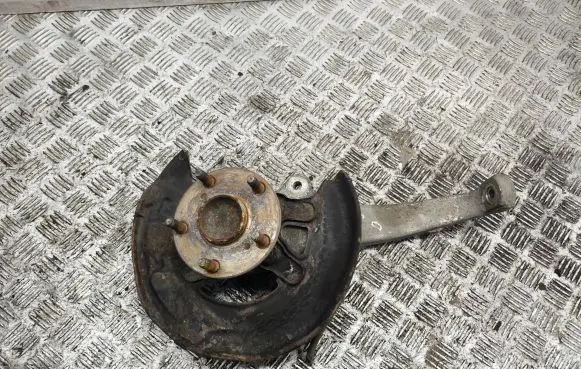 Lexus IS 220D-250-350 Front wheel hub