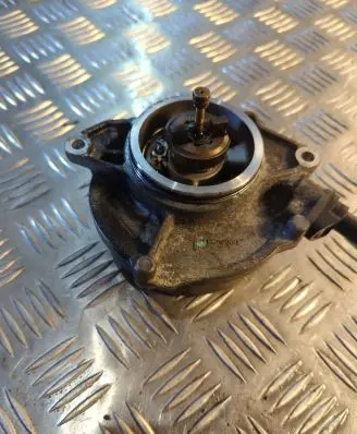 Audi A8 S8 D3 4E Vacuum pump