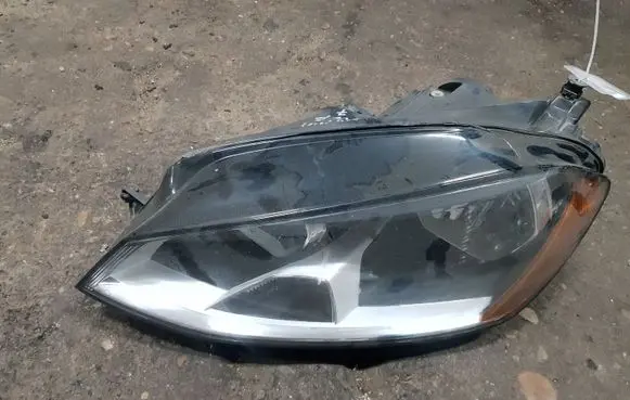 Volkswagen Golf VII Headlight/headlamp
