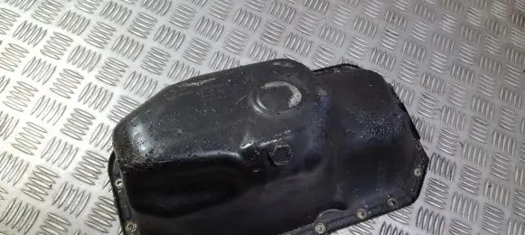 Volkswagen Polo III 6N 6N2 6NF Oil sump 030103601M