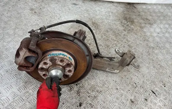 Alfa Romeo Giulietta Rear wheel hub spindle/knuckle 