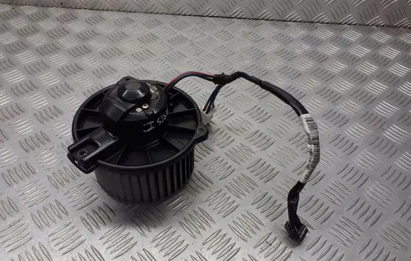 Toyota Yaris Front door blower motor 194000-0821