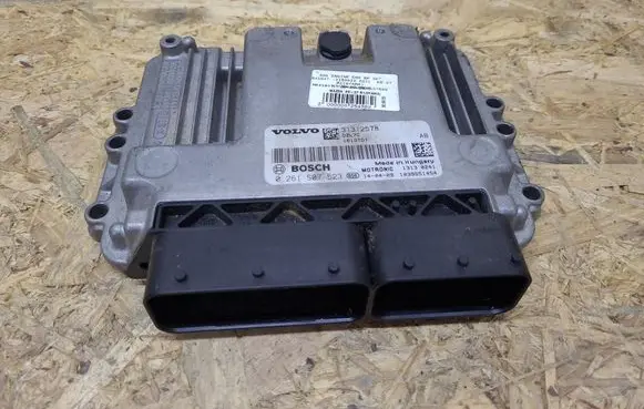 Volvo V40 Engine control unit/module ECU 31312578