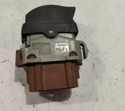 Renault Laguna II Electric window control switch 220511A