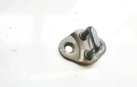 Suzuki Liana Rear door lock loop/hook striker 4k3g