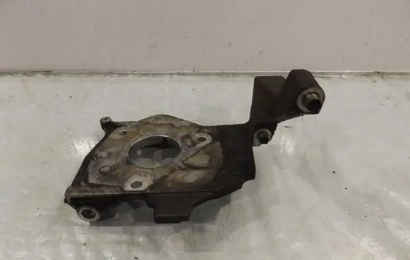 Ford Focus C-MAX Engine mounting bracket