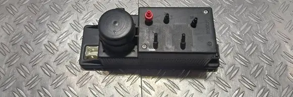 Mercedes-Benz E W210 Central locking motor 2108000148 0132006339