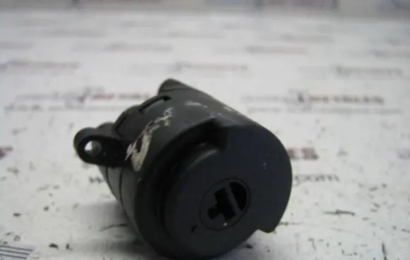 Nissan Primera Ignition lock