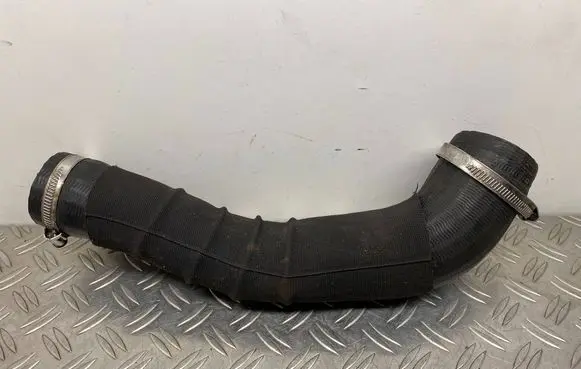 Intercooler hose/pipe