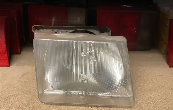 Opel Kadett E Headlight/headlamp 301130408