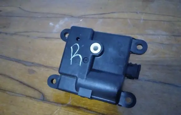 Nissan Altima Air flap motor/actuator 050820