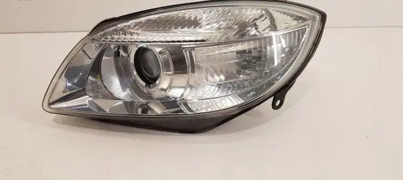 Skoda Fabia Mk2 (5J) Headlight/headlamp