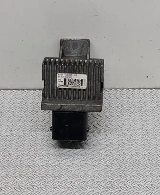 Peugeot 3008 I Glow plug pre-heat relay 9663824880 AV6112A343BA
