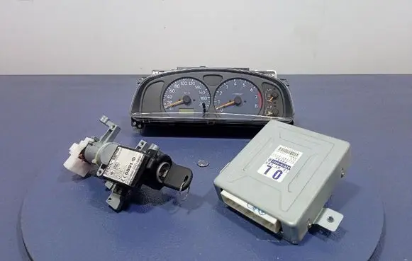 Suzuki Ignis Engine control unit/module ECU 3392080GE