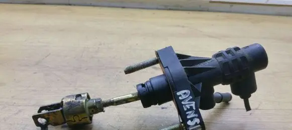 Toyota Avensis T250 Clutch master cylinder