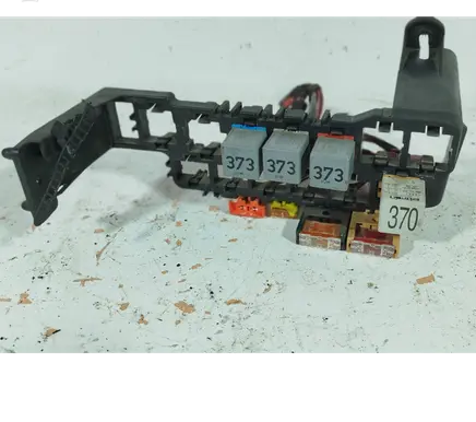 Volkswagen PASSAT B5 Fuse box set 8d1937545