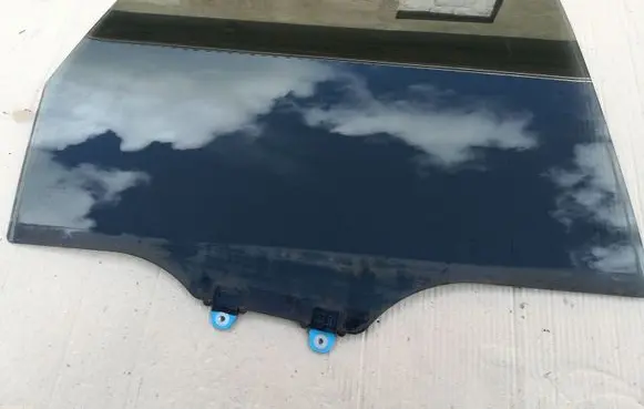 Honda CR-V Rear door window glass