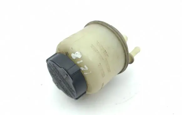 Nissan 350Z Power steering fluid tank/reservoir