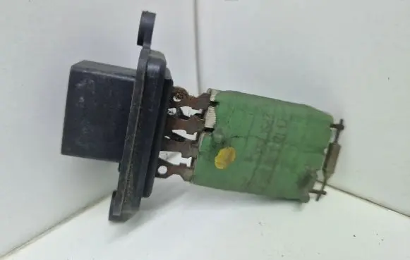 Fiat Punto (176) Heater blower motor/fan resistor 2R5KR62K