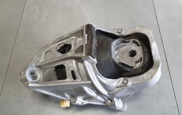 Audi Q8 Engine mount bracket 4M0199371FF