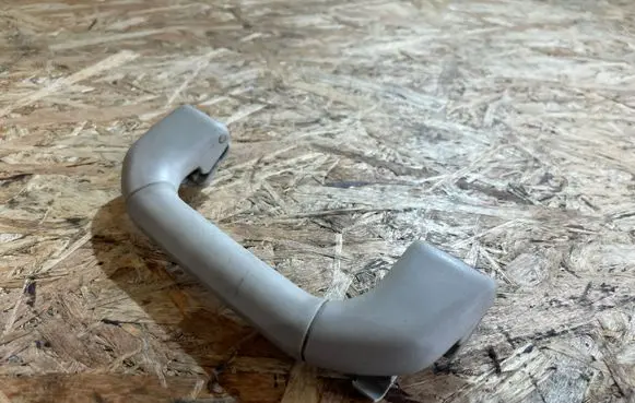 Volkswagen Polo III 6N 6N2 6NF Front interior roof grab handle 6N0857607C