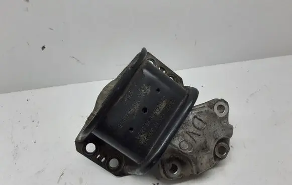 Citroen C4 I Picasso Engine mount bracket 9636270080